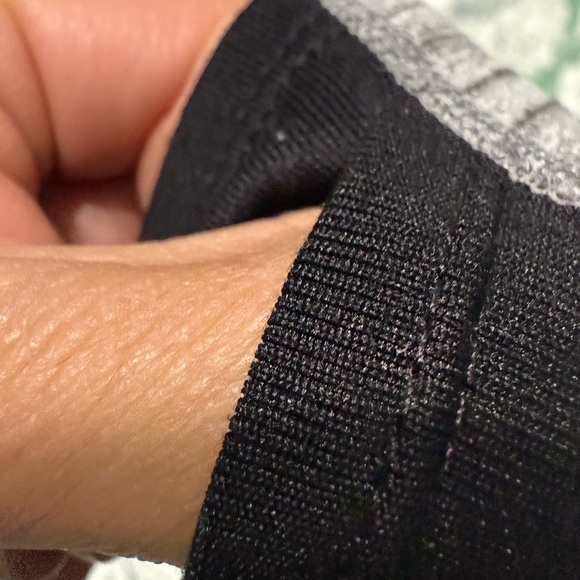 Athleta Black Gray Fitted Zippered Top Sz Small - Picture 7 of 9